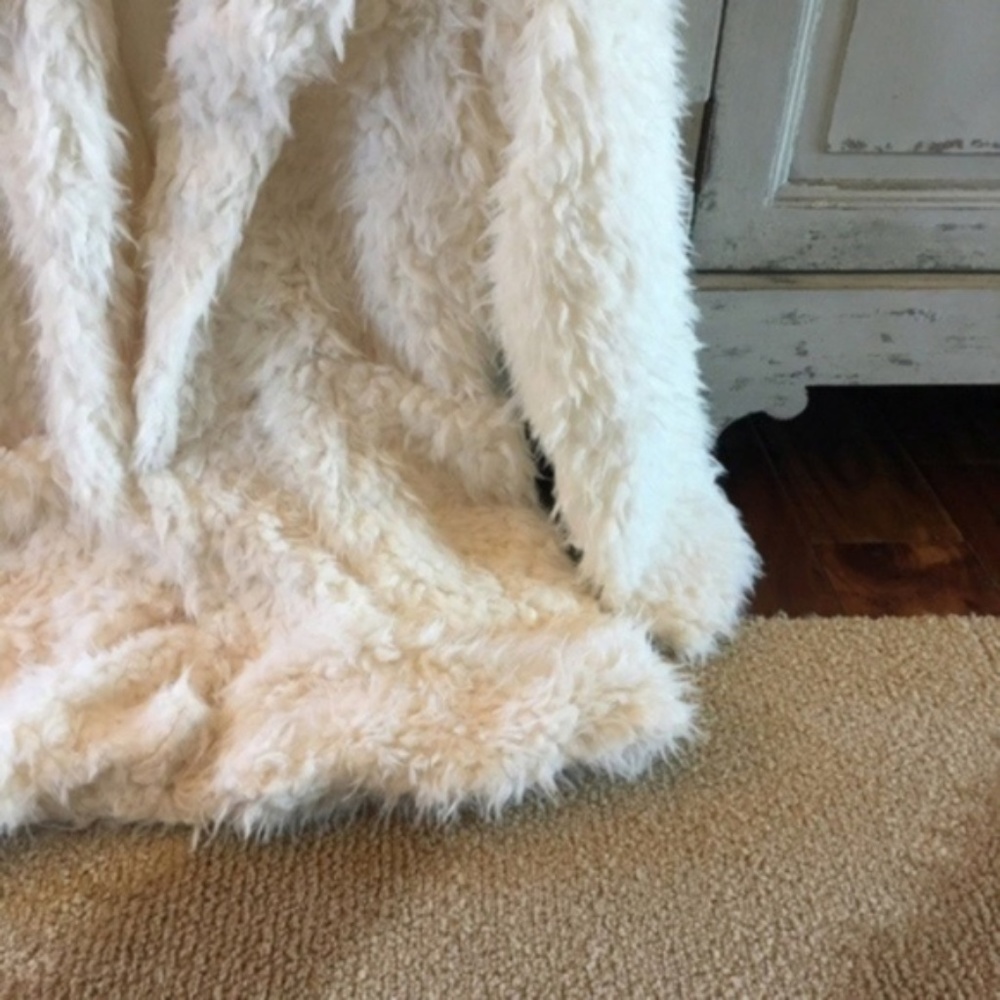 Softest Teddy Pocketed Faux Fur Pea Coat - Picture 4 of 5